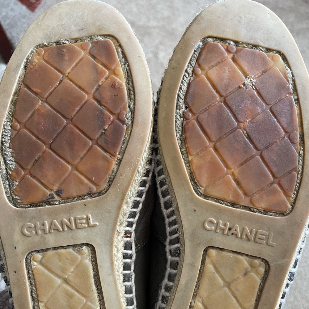Authentic Chanel leather espadrilles, size 37 - Picture 8 of 11